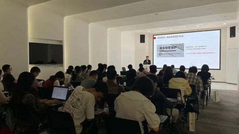 法律咨询服务全解析：企业合规风险的贴心保障